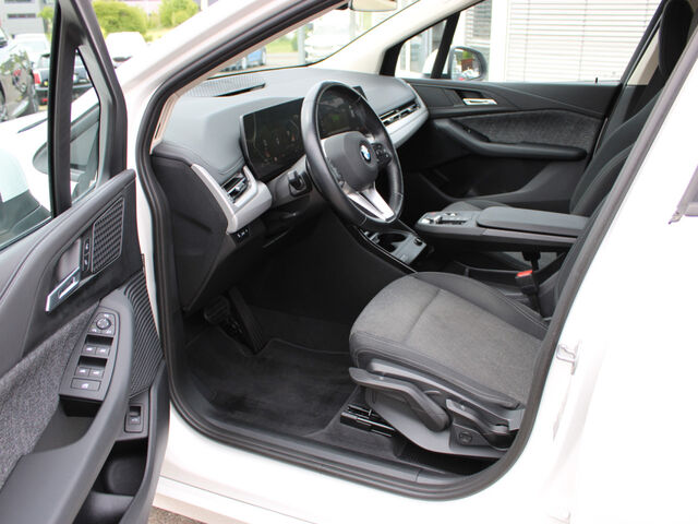 BMW 218 Active Tourer 218i ActiveT. Aut. Widscreen Ad-LED Kamera AHK Ansicht 9 für Fahrzeugdetailseite