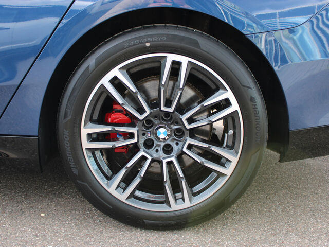 BMW 520 i M Sport Pro AutobahnAss.ACC HUD .360Â°HK AHK Ansicht 8 für Fahrzeugdetailseite