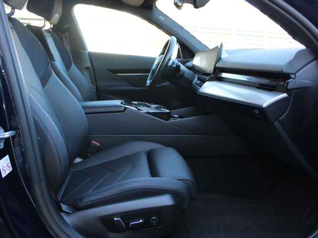 BMW 520 d xDr.T M Sport Pro PanoD.AutobahnAss.H/K.AHK Ansicht 9 für Fahrzeugdetailseite