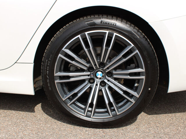 BMW 320 i T.M Sport Standh.Laser LiveProf.DrivAss.AHK Ansicht 8 für Fahrzeugdetailseite