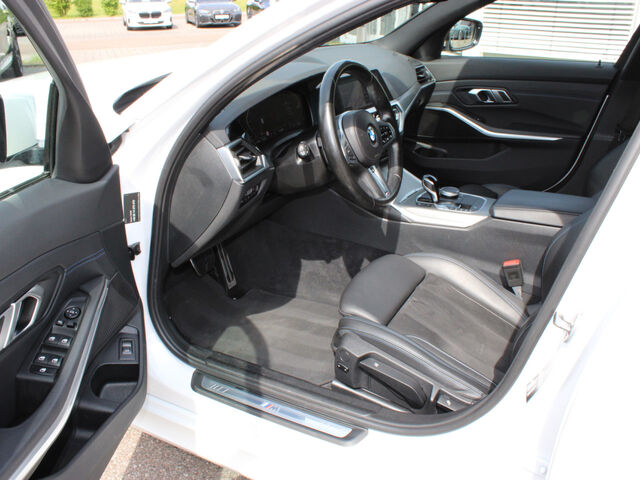 BMW 320 i T.M Sport Standh.Laser LiveProf.DrivAss.AHK Ansicht 9 für Fahrzeugdetailseite