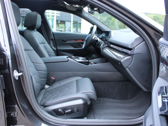 BMW 540 d xDr.M Sport Pro AutobhanAss.PanoD.B&W.21 Ansicht 10 für Fahrzeugdetailseite