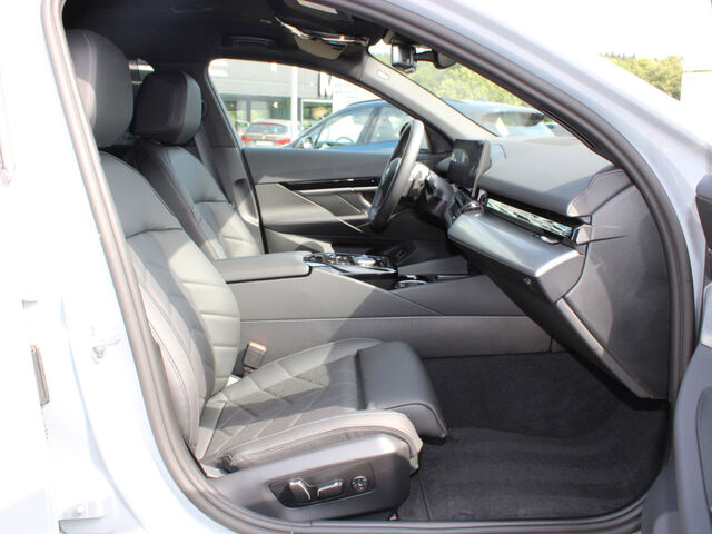 BMW 540 d xDr. M Sport Standh.ACC SurView Sitzbel.20 Ansicht 10 für Fahrzeugdetailseite