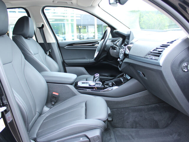 BMW X3 x20i Sports.Kamera Live-Navi Lenkradh.DAB AHK Ansicht 9 für Fahrzeugdetailseite