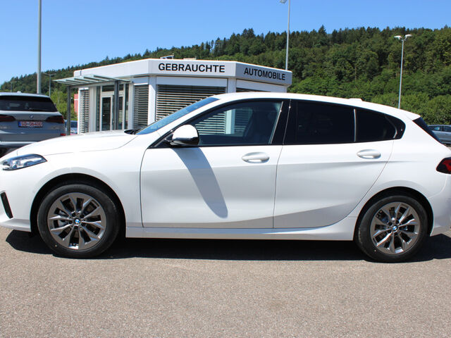 BMW 120 i Premium Paket Shadow Line LED Sitzh. Parking Ansicht 5 für Fahrzeugdetailseite