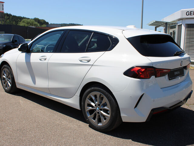 BMW 120 i Premium Paket Shadow Line LED Sitzh. Parking Ansicht 6 für Fahrzeugdetailseite
