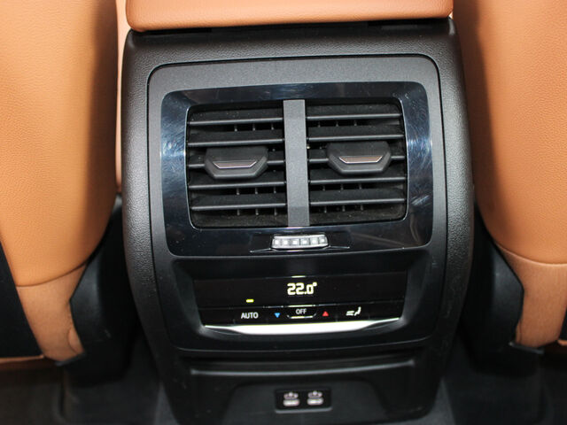 BMW X3 x20d Sports.Standh.SurView ACC Live-Navi AHK Ansicht 11 für Fahrzeugdetailseite