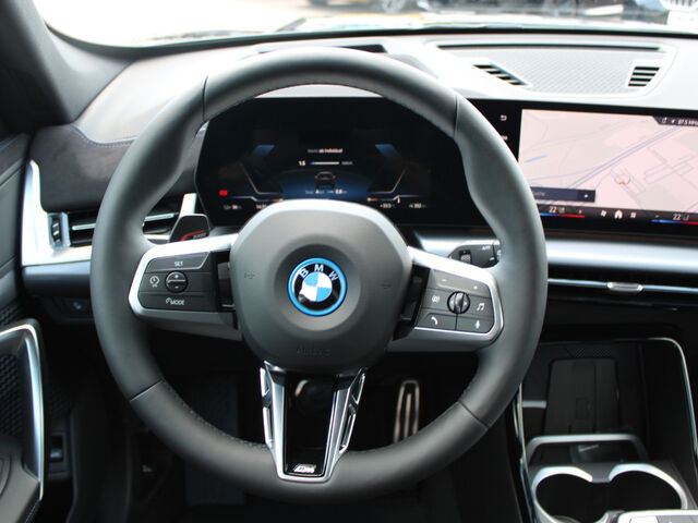 BMW iX1 xDrive30 M Sport DrivAssPlus DAB AHK 18 Ansicht 12 für Fahrzeugdetailseite