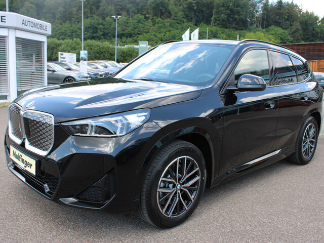 BMW iX1 xDrive30 M Sport DrivAssPlus DAB AHK 18 Ansicht 3 für Fahrzeugdetailseite