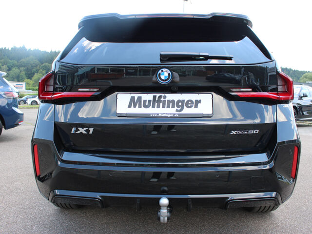 BMW iX1 xDrive30 M Sport DrivAssPlus DAB AHK 18 Ansicht 7 für Fahrzeugdetailseite