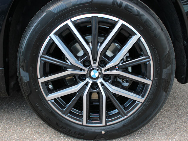 BMW iX1 xDrive30 M Sport DrivAssPlus DAB AHK 18 Ansicht 8 für Fahrzeugdetailseite