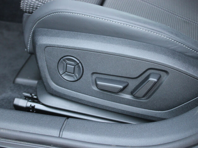 AUDI A3 35TFSI SB S line Matrix ACC Kamera el.Sitz18 Ansicht 10 für Fahrzeugdetailseite