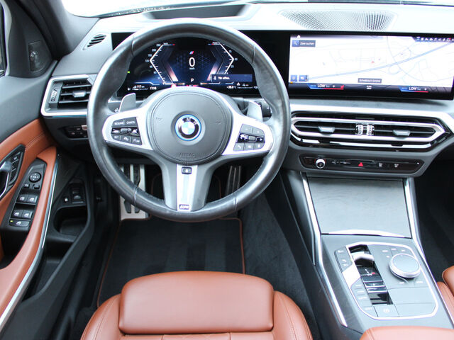 BMW 330 e xDr.T.M Sport ACC PanoD.Lenkradh.Ha/Ka.19 Ansicht 11 für Fahrzeugdetailseite