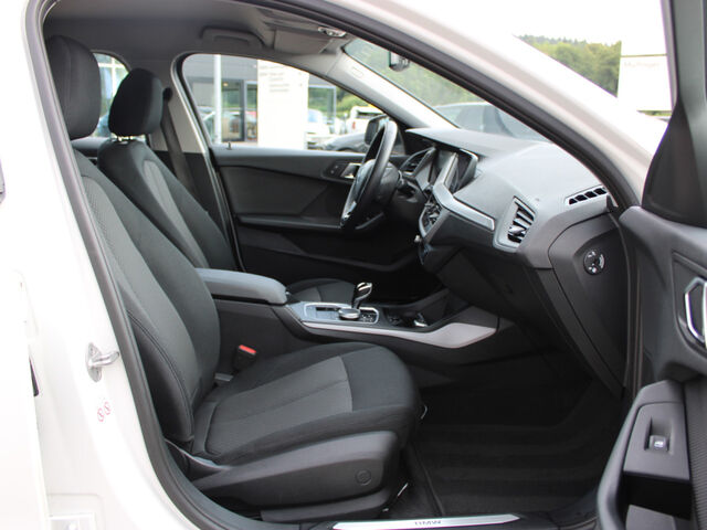 BMW 118 i Aut. LiveProf.LED Tempom.Sitzh.DAB PDC Alu Ansicht 10 für Fahrzeugdetailseite