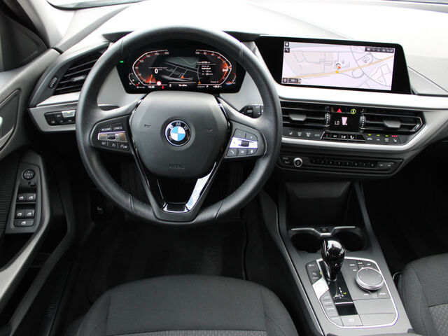 BMW 118 i Aut. LiveProf.LED Tempom.Sitzh.DAB PDC Alu Ansicht 11 für Fahrzeugdetailseite