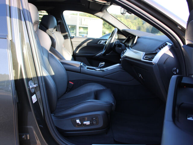 BMW X6 M50 i Sky IntAktivL.Sitzbel+Mass.Soft ACC AHK Ansicht 10 für Fahrzeugdetailseite