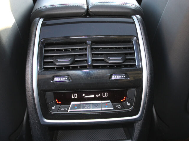 BMW X6 M50 i Sky IntAktivL.Sitzbel+Mass.Soft ACC AHK Ansicht 13 für Fahrzeugdetailseite