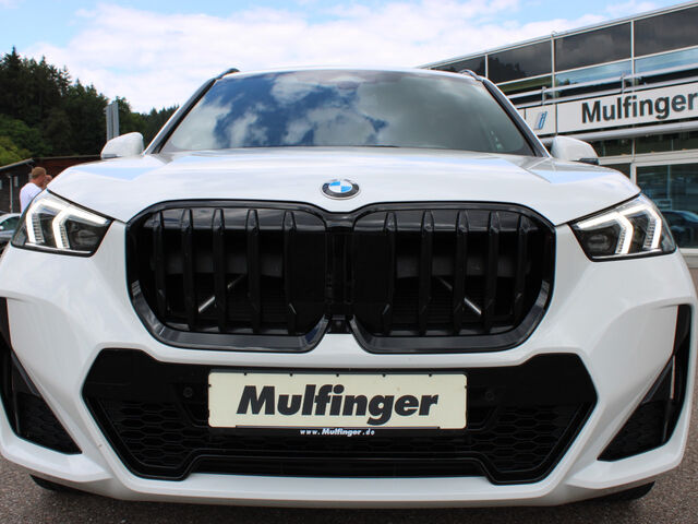 BMW X1 s18d M Sport HUD ACC SuView PanoD.H/K.AHK19 Ansicht 3 für Fahrzeugdetailseite