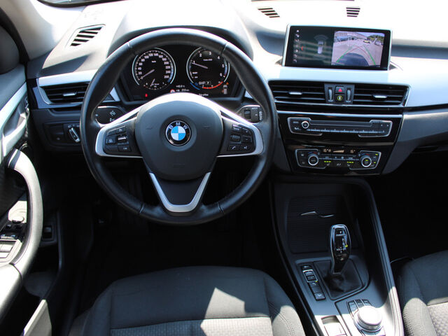 BMW X1 xDrive20d Navi LED Kamera Sitzh.Lordose AHK Ansicht 10 für Fahrzeugdetailseite