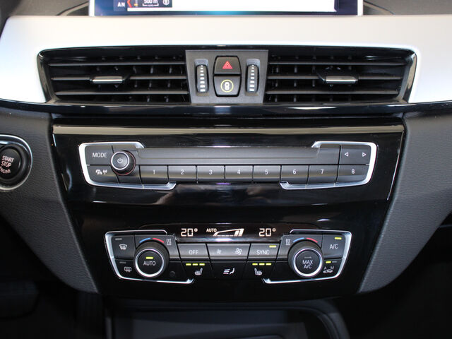 BMW X1 xDrive20d Navi LED Kamera Sitzh.Lordose AHK Ansicht 14 für Fahrzeugdetailseite