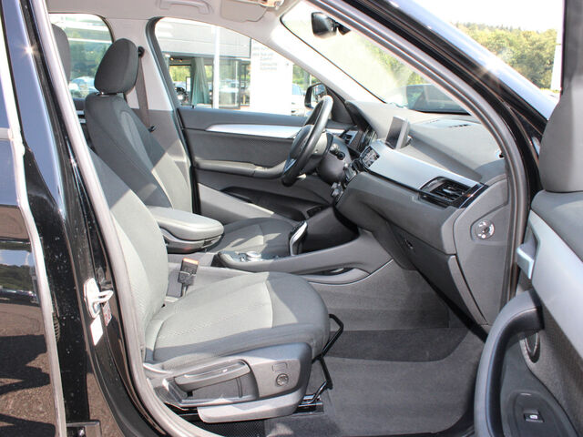 BMW X1 xDrive20d Navi LED Kamera Sitzh.Lordose AHK Ansicht 9 für Fahrzeugdetailseite