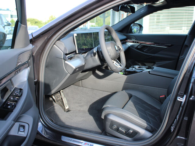 BMW 520 d xdrive Touring M Sport Pro Driving Assistant Ansicht 10 für Fahrzeugdetailseite