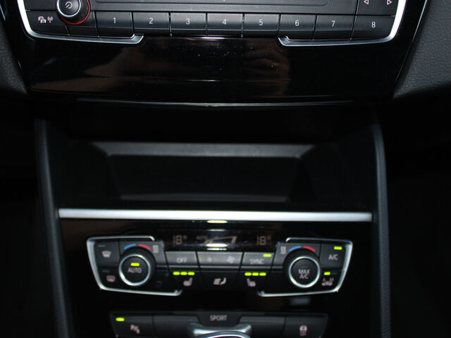 BMW 218 Active Tourer 218d ActiveT.Navi LED Sitzh.DAB Business ParkAss Ansicht 14 für Fahrzeugdetailseite