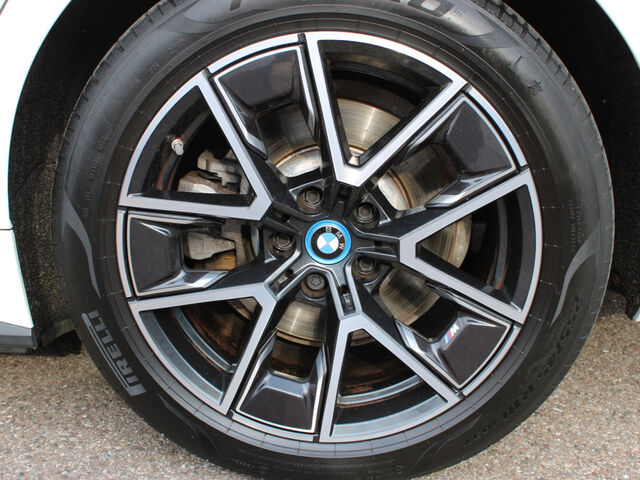 BMW i4 e35 GranC.M Sport ACC SurView Laser Ha/Ka.AHK Ansicht 8 für Fahrzeugdetailseite