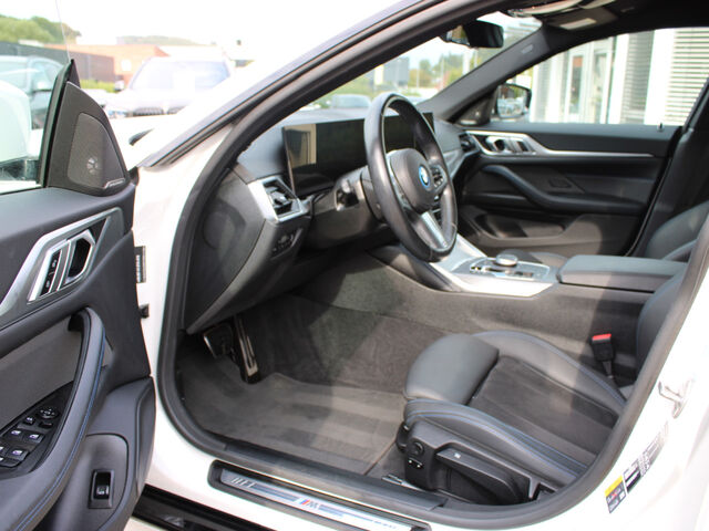 BMW i4 e35 GranC.M Sport ACC SurView Laser Ha/Ka.AHK Ansicht 9 für Fahrzeugdetailseite