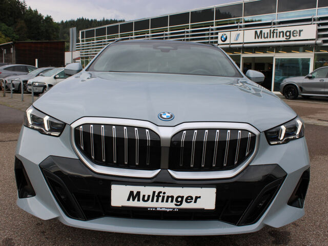 BMW 530 e xDr.T.M Sport IntAktLenk.PanoD.AutoBahnAss Ansicht 3 für Fahrzeugdetailseite