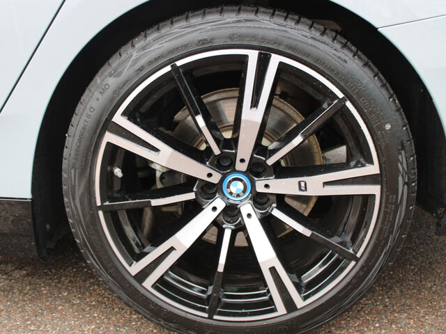 BMW 530 e xDr.T.M Sport IntAktLenk.PanoD.AutoBahnAss Ansicht 9 für Fahrzeugdetailseite