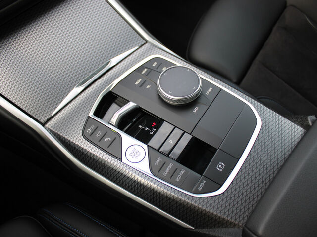 BMW 320 d M Sport SurView Live-Navi Lenkradh.DrivAss Ansicht 15 für Fahrzeugdetailseite