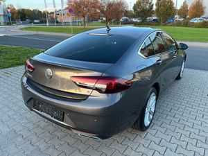 OPEL Insignia 2.0 D Business 4x4 Aut. Navi+Led+Kamera...