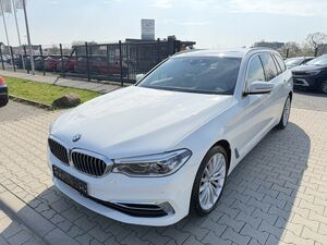 BMW 530 i Luxury Line Aut. Navi+Led+Pano+Ahk+Kamera...