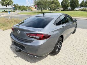 OPEL Insignia 2.0 D Ultimate Aut. Navi+Led+Ahk+Kamera...