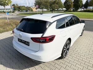 OPEL Insignia 2.0 D Ultimate Aut. Navi+Led+Ahk+Shz...