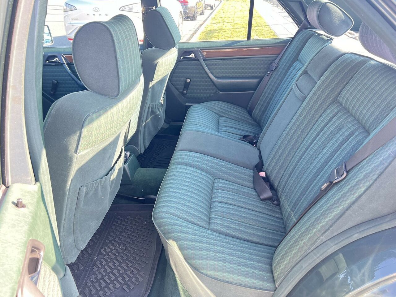 MERCEDES-BENZ 200 E Automatik * H-Kennzeichen*...