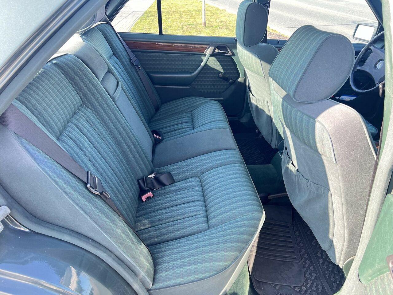 MERCEDES-BENZ 200 E Automatik * H-Kennzeichen*...