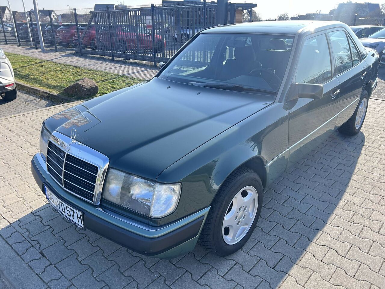 MERCEDES-BENZ 200 E Automatik * H-Kennzeichen*...