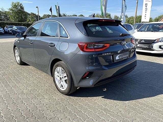 KIA CEED_5 1.4T DCT7 VISION KOMFORT NAV DAB Klima Ceed Ansicht 4 für Fahrzeugdetailseite