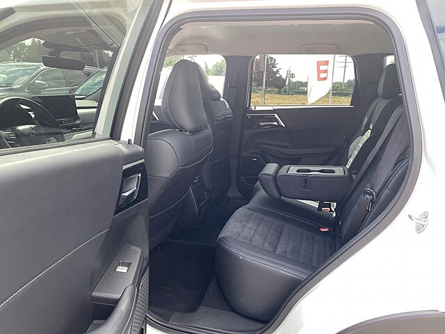 MITSUBISHI Outlander Ansicht 11 für Fahrzeugdetailseite