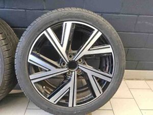 VW Polo 1,0 TSI DSG R-Line Sportpaket El. Panodach Navi Digitales Cockpit LED Blendfreies Fernl.