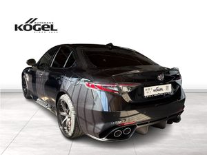 ALFA ROMEO Giulia Quadrifoglio 2.9 V6 Bi-Turbo 520 PS AT8