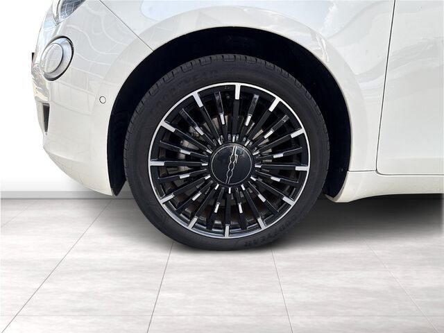 FIAT 500e La Prima by Bocelli Ansicht 6 für Fahrzeugdetailseite