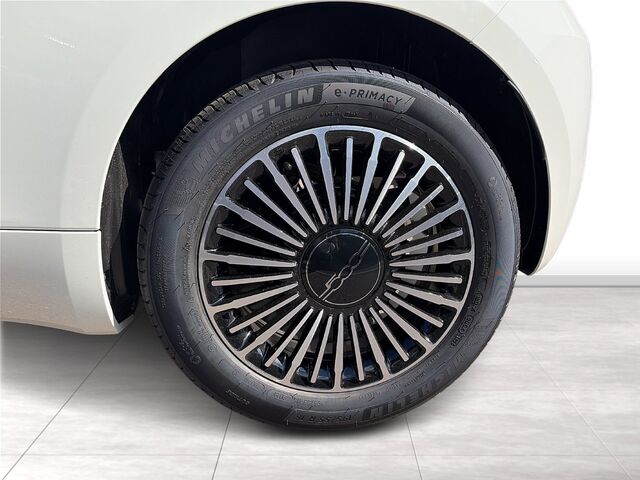 FIAT 500c 1.0 Hybrid FireFly 65 PS Dolcevita Sonderedition Ansicht 10 für Fahrzeugdetailseite