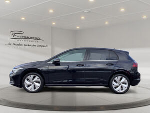 VW Golf VIII 1.5 TSI DSG Style ACC Matrix Pano Kamera