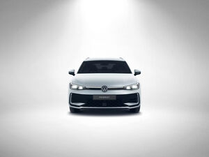 VW Passat Variant 2.0 TSI DSG R-Line 4M. AHK Standh.