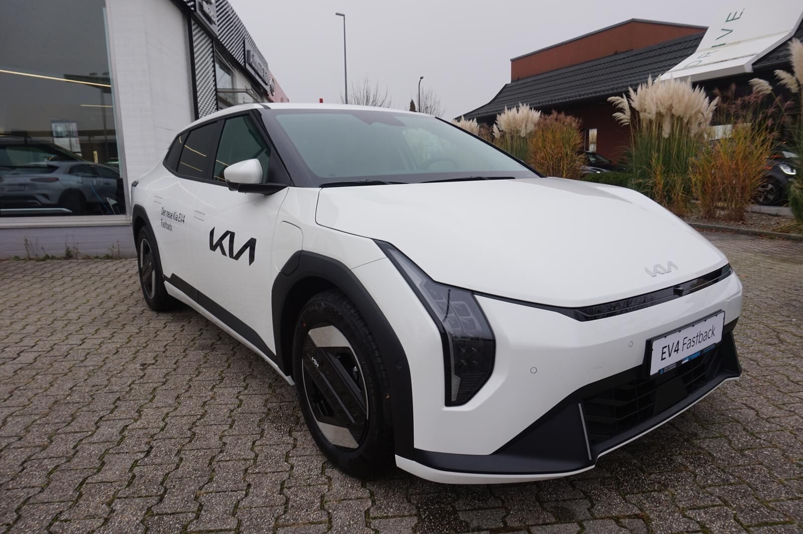 KIA EV4 FB EARTH*UpgradeP1*TechP2*WinterP3*DriveP4* Ansicht 3 für Fahrzeugdetailseite