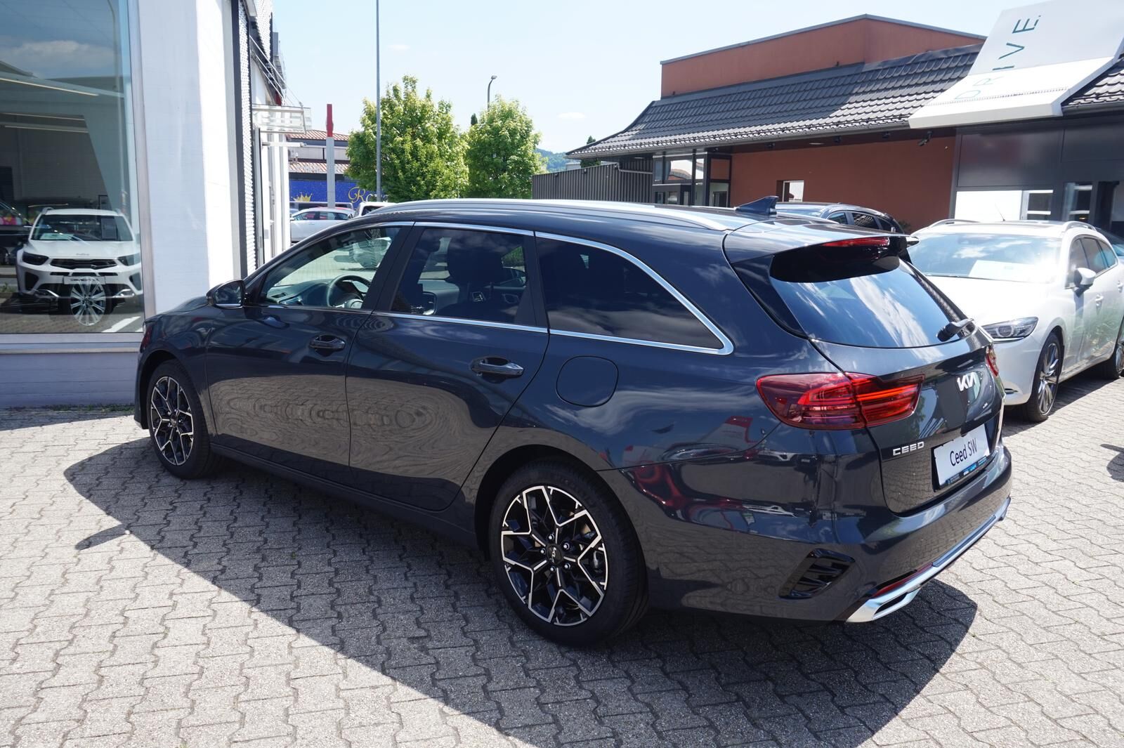 KIA Ceed SW 1.5 TGDI GT-LINE *LED* KAMERA* NAVI* Ansicht 17 für Fahrzeugdetailseite