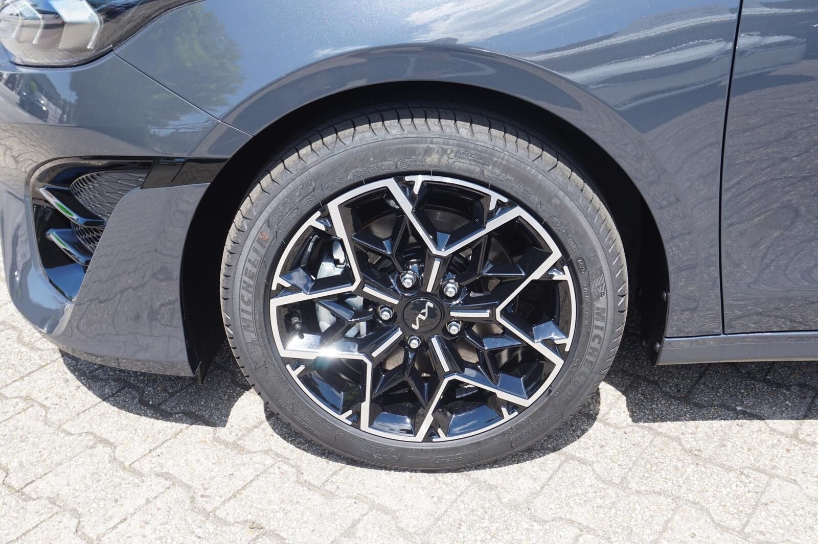 KIA Ceed SW 1.5 TGDI GT-LINE *LED* KAMERA* NAVI* Ansicht 6 für Fahrzeugdetailseite